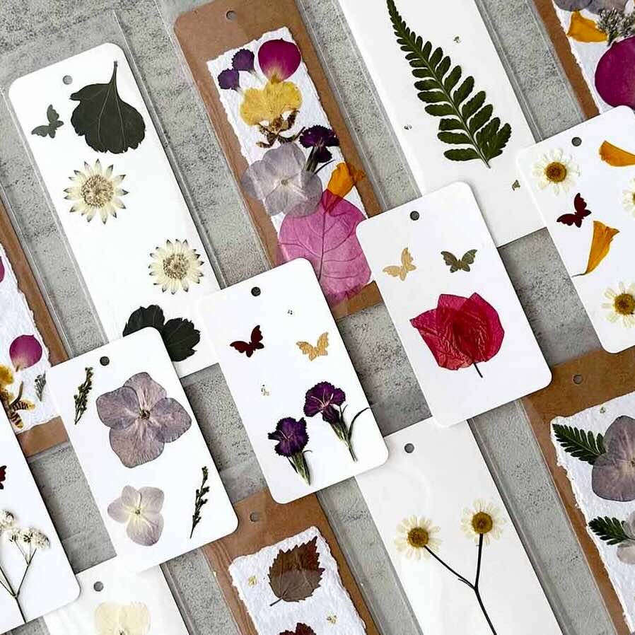 EcoBlooms: Crafting with Pressed Flowers